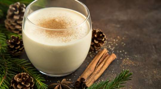 Eggnog or Hot Chocolate? We Help You Decide