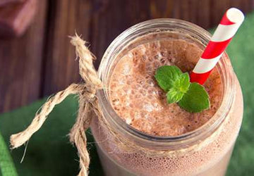 Refreshing & Satisfying High-Protein Chocolate Mint Smoothie