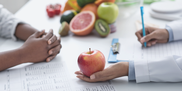 What’s the Difference Between a Dietitian and Nutritionist?