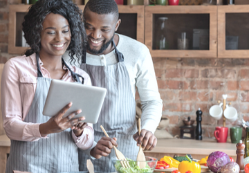 How Working Couples Can Create & Keep A Healthy Eating Schedule